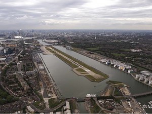 成長を続ける世界都市ロンドン： ロイヤル・ドックスとクロスレール